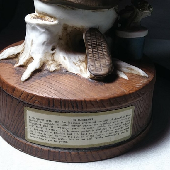 Lionstone Far East Collection Figurine - Picture 8 of 8